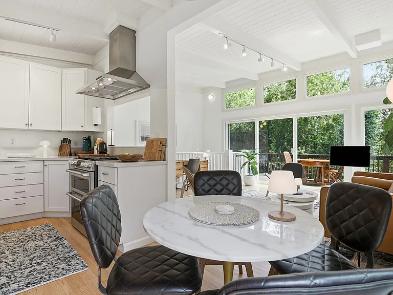 Saroni Dr — Photo 10