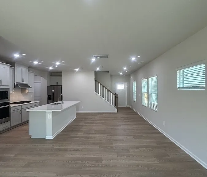 1025 Saint Lawrence Dr — Photo 6