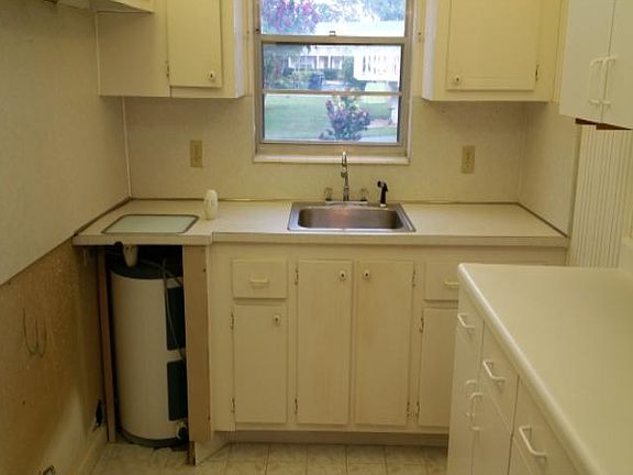 4th image of 240 Oakridge Ct #O