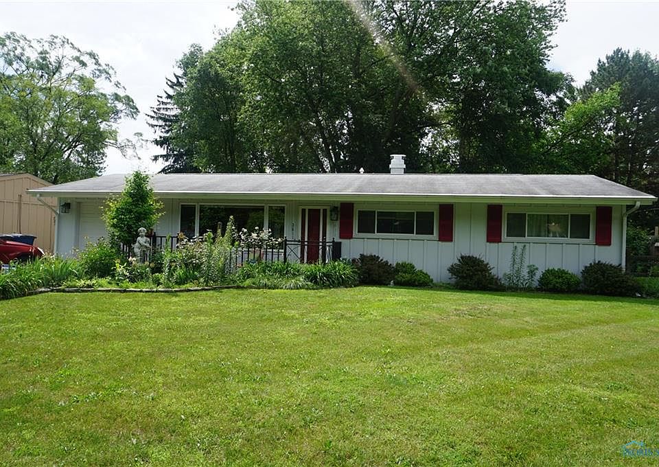 1st image of 3611 Lincolnshire Woods Rd