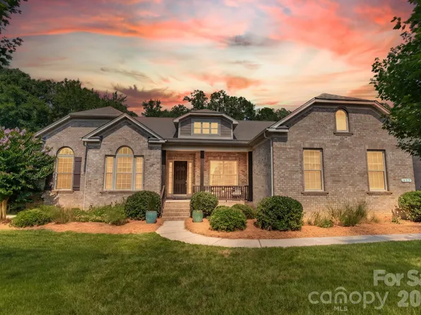 417 Five Leaf Ln, Waxhaw, NC 28173