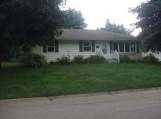 225 6th St SW, Plainview, MN 55964