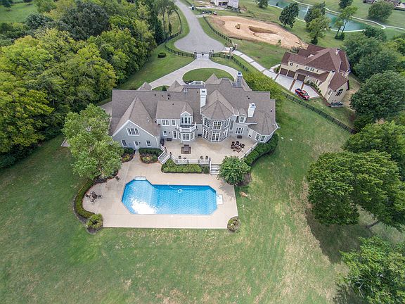 5th image of 7129 Brandon Park Ct