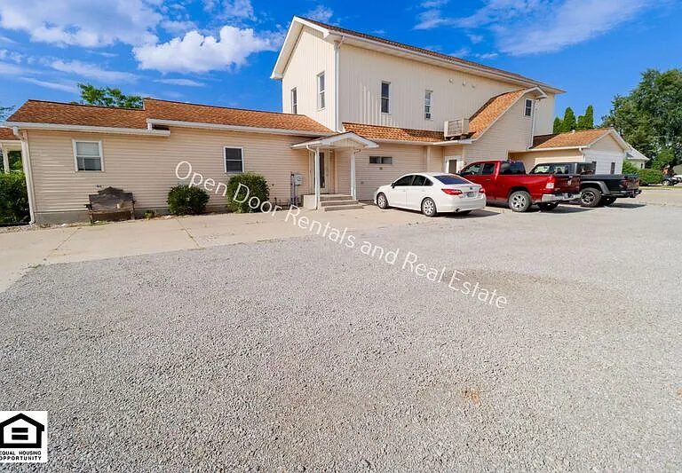 255 S Wayne St #105 — Photo 1