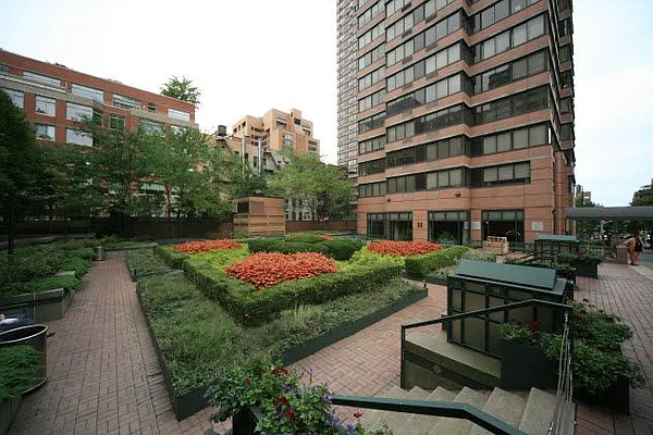 Rented by The Monterey | media 28