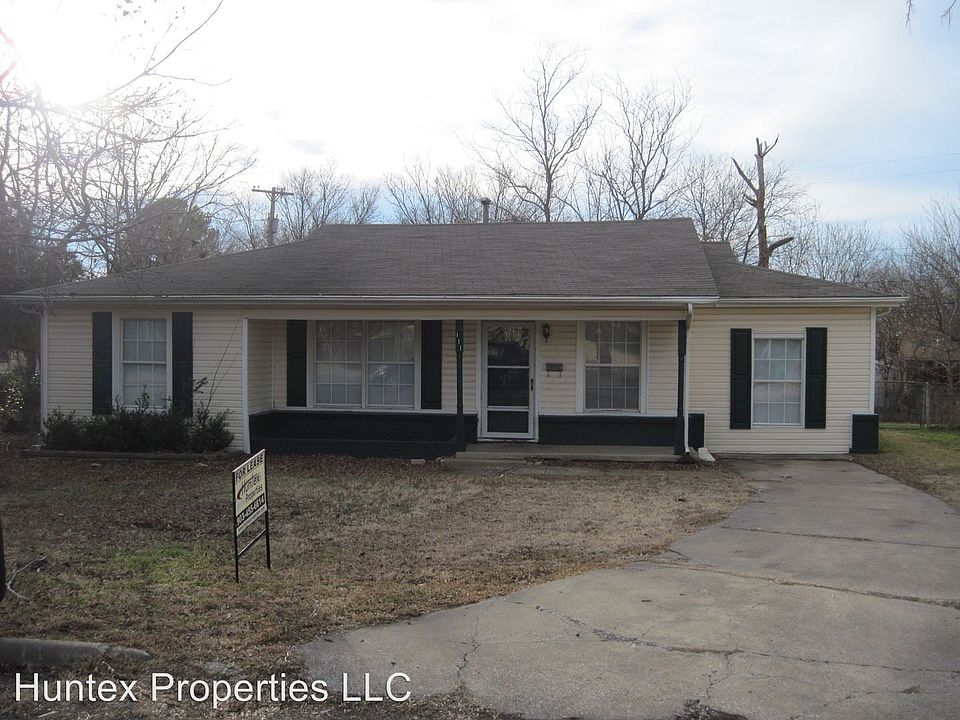 1st image of 111 Ellis Cir