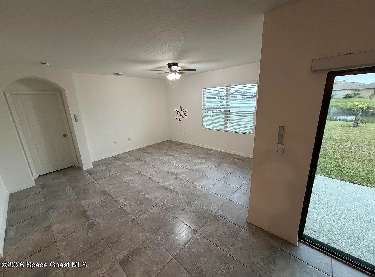 4 bed, 2.0 bath, 1830 sqft, $2,250 — Photo 3