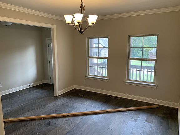5th image of 309 Katherine Grace Dr