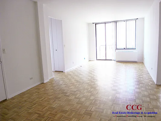 Rented by CCG Real Estate Brokerage | media 27
