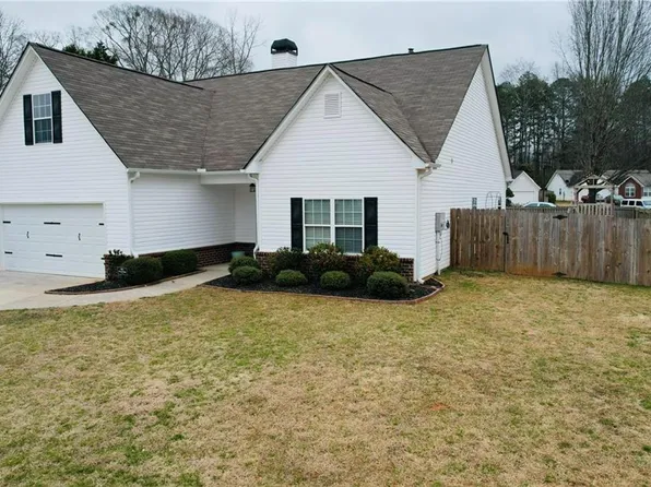 38 Burts Crossing Dr, Dawsonville, GA 30534