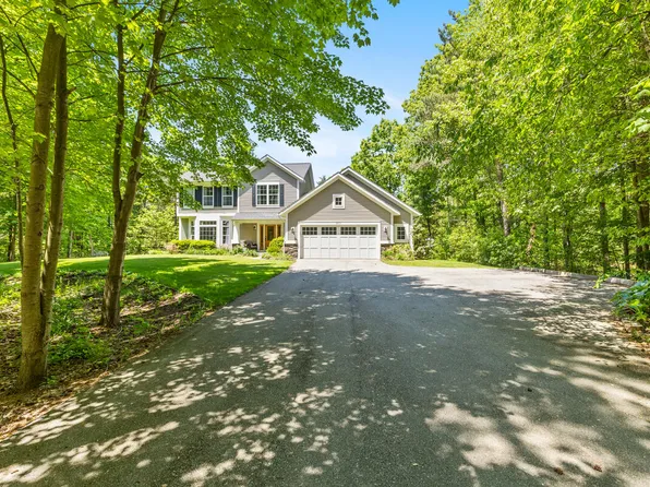 3977 Tall Grass East Ct, Holland, MI 49424