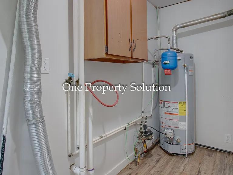 614 N Calumet Ave — Photo 22