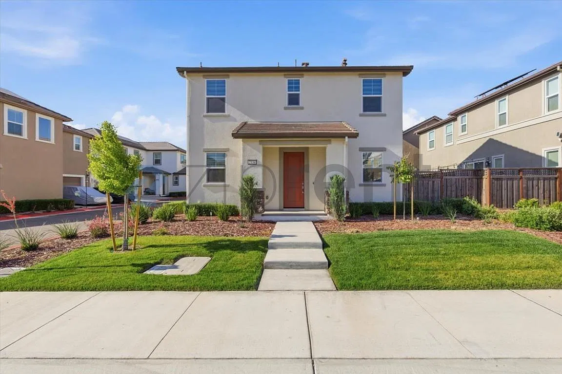 4 bed, 2185 sqft, $3,150 — Photo 1