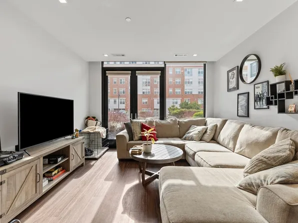 99 Sumner St #101, Boston, MA 02128