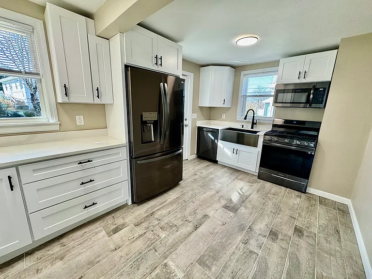 65 Park Ave #1 — Photo 1