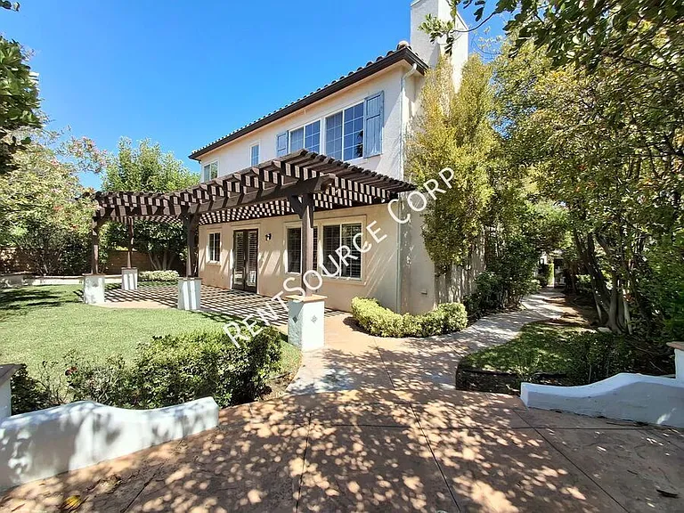 24310 Las Palmas St — Photo 20