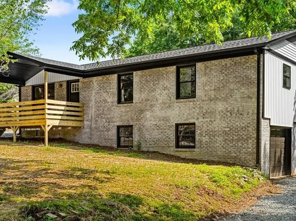7003 Windcreek Ct, High Point, NC 27263