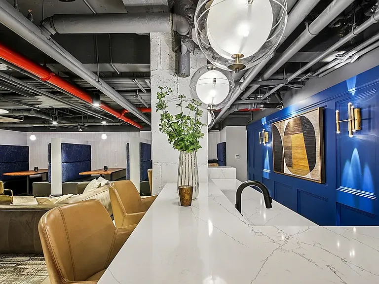 160 E 48th St #13A0 — Photo 11