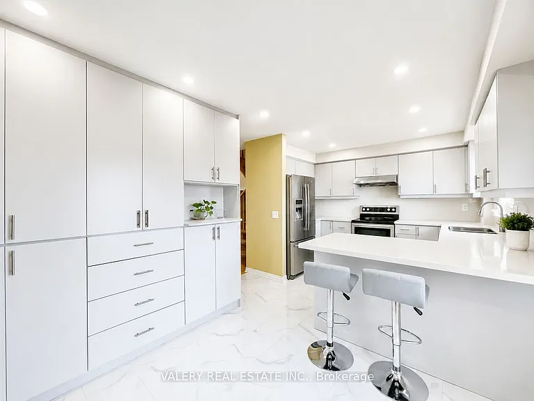 79 Port Union Rd — Photo 3