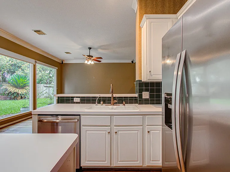 22539 Bristolwood Ct — Photo 35