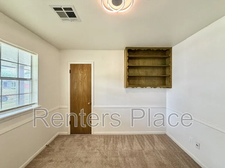 9022 E 30th St — Photo 13