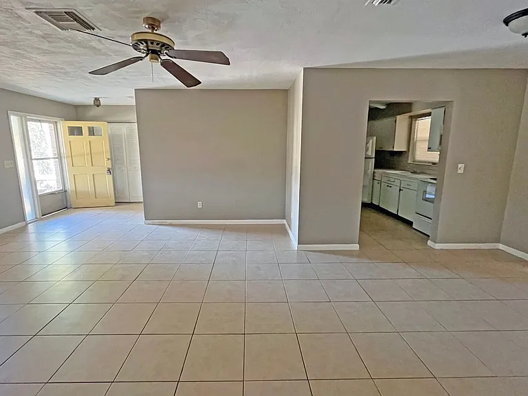 4514 Cynthia Ln — Photo 4