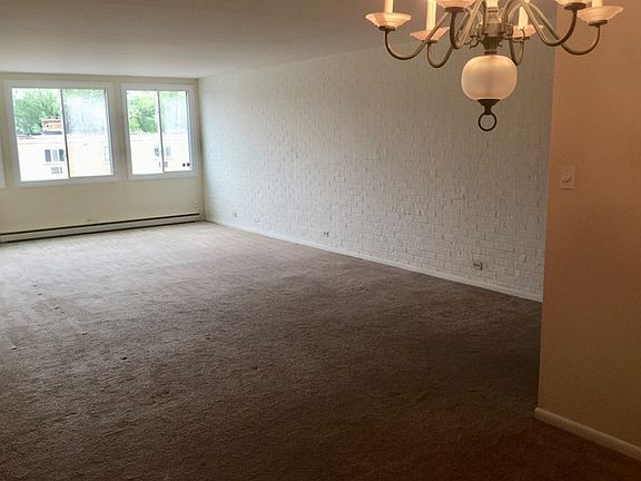 3rd image of 1117 Leavitt Ave APT 303