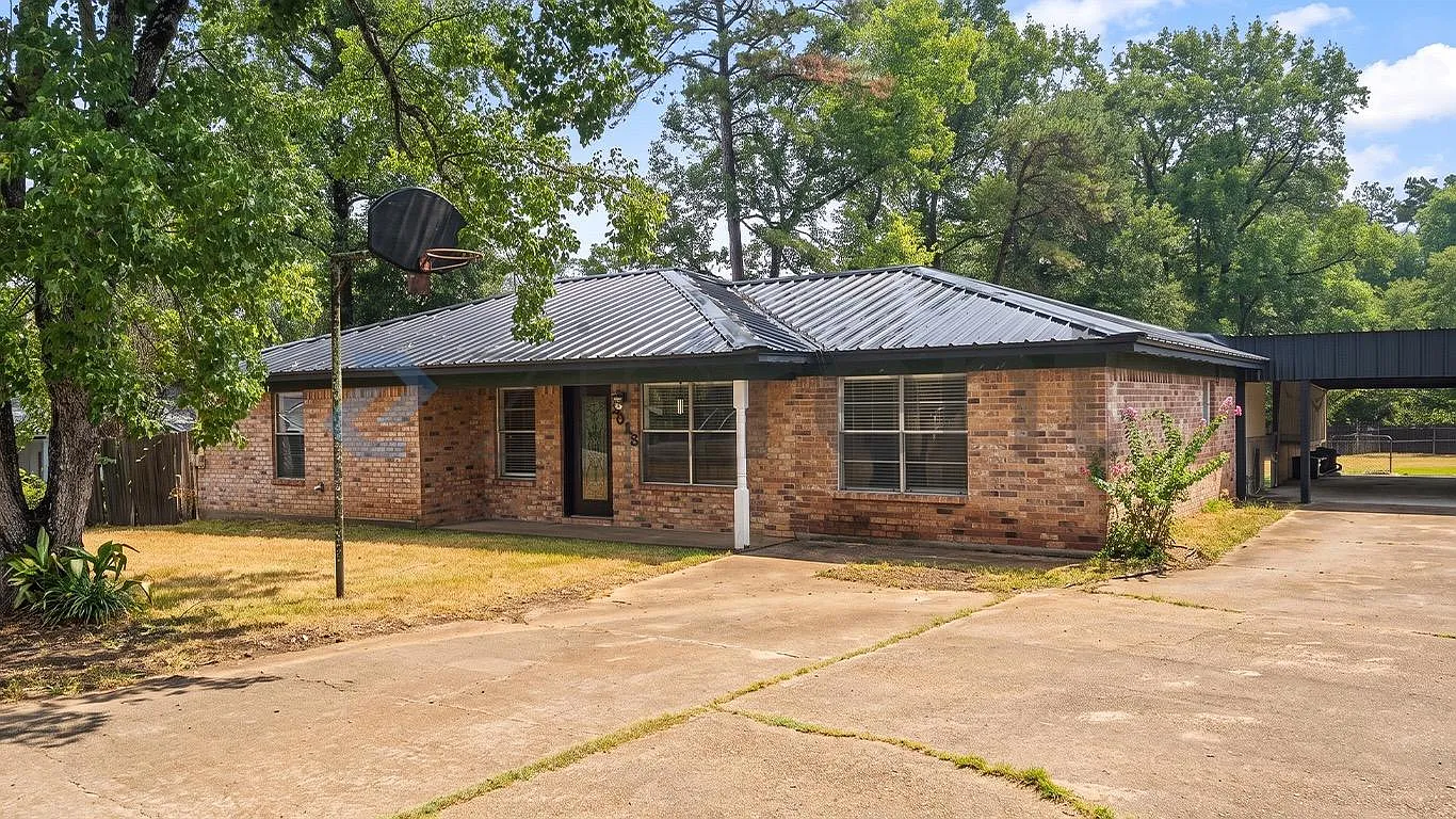 4 bed, 1500 sqft, $2,000 — Photo 2