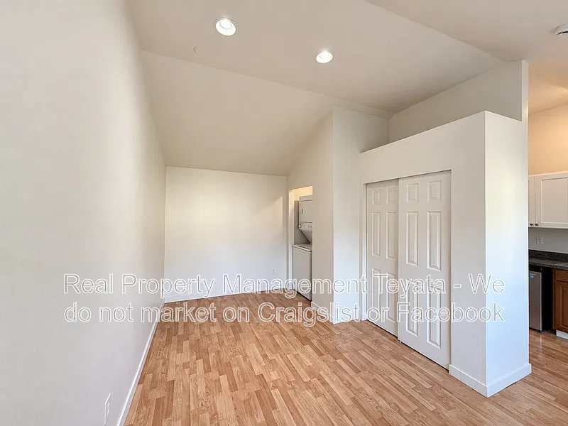 Studio, 1.0 bath, 550 sqft, $1,350 — Photo 3