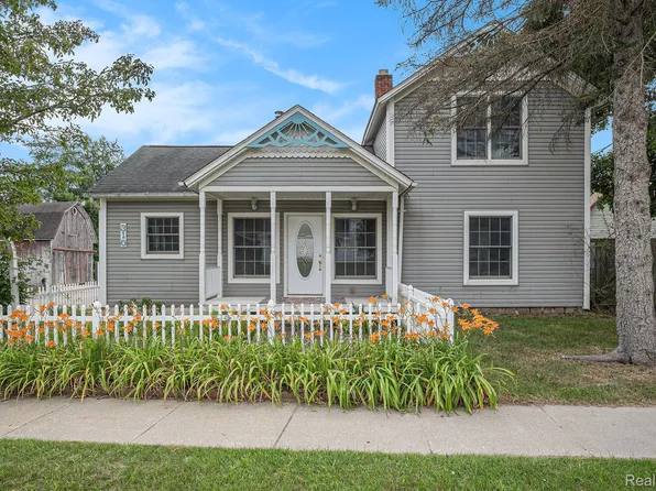 310 Mill St, Ortonville, MI 48462