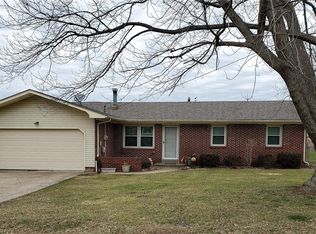 9 Saint Charles Dr, Collinsville, IL
