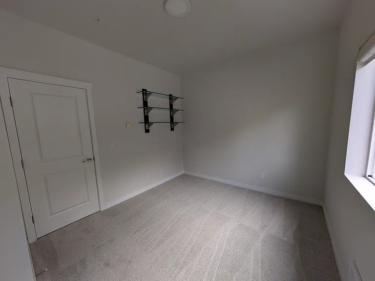 2203 NW Moraine Pl — Photo 14