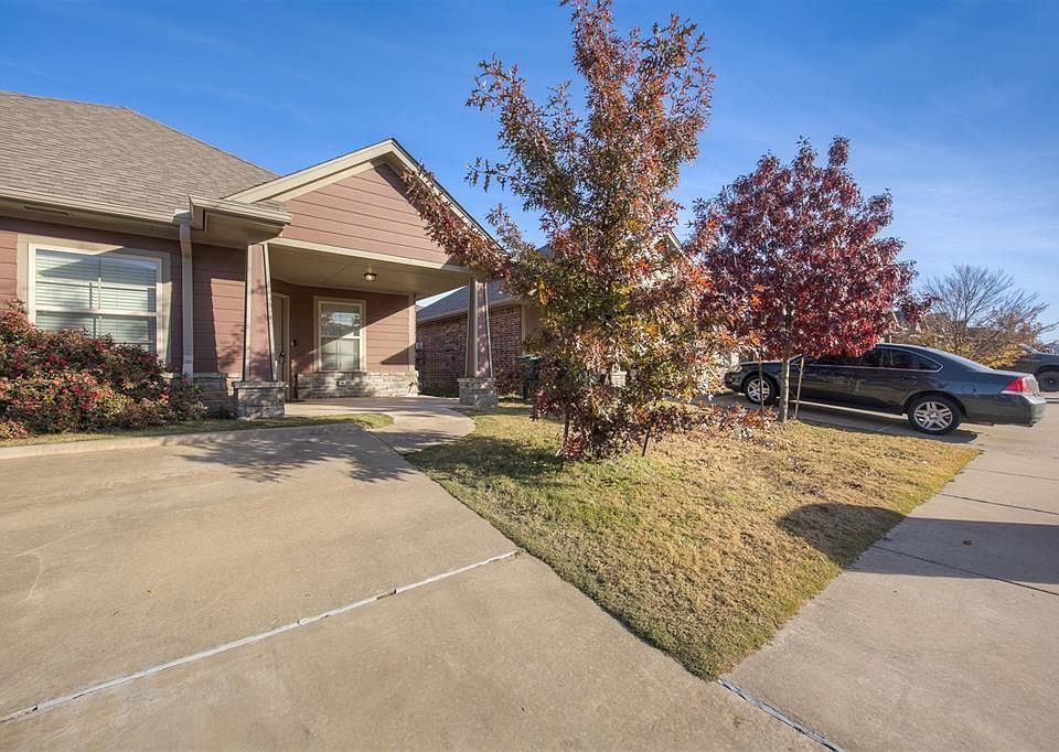 1st image of 1001 SW 92nd St