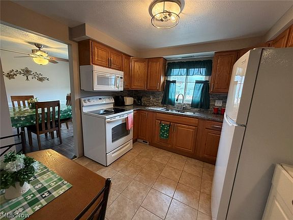 4th image of 6482 State Rd APT E16