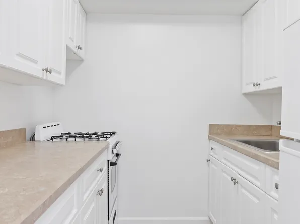 215 East 24th Street image 4 of 8