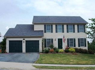 2092 E Greenleaf Dr, Frederick, MD 21702