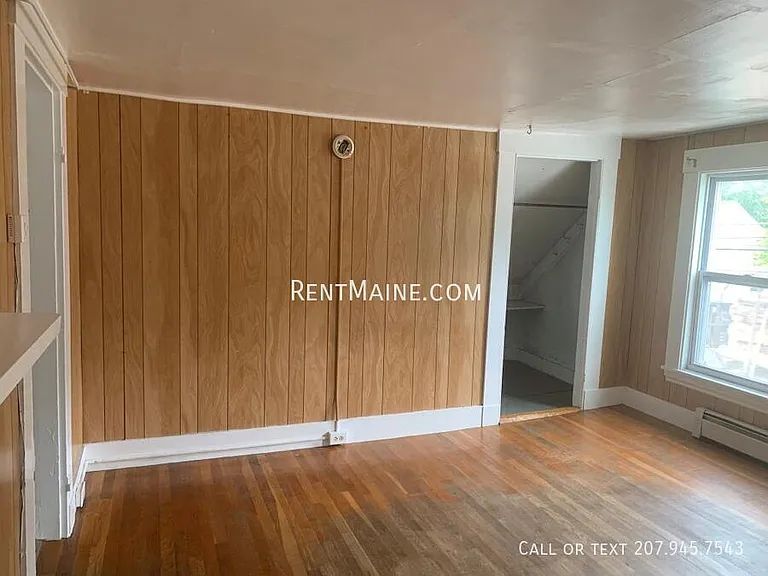 198 Center St #4 — Photo 8