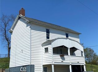 140 Barnickel St, Meadow Lands, PA 15347