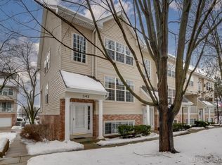 541 Pheasant Trl, Saint Charles, IL 60174