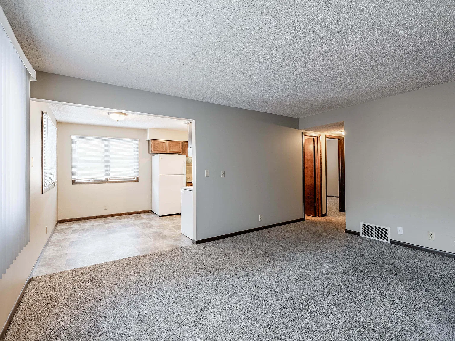 2 bed, 847 sqft, $739 — Photo 1