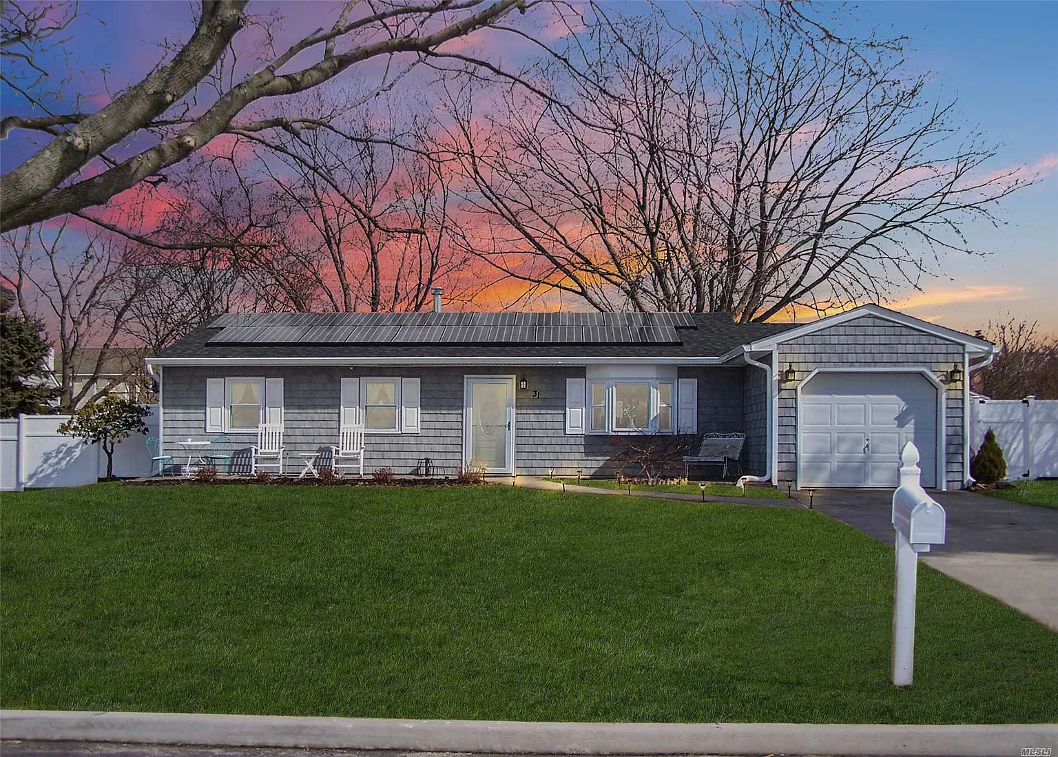 31 Drake Ave photo 1