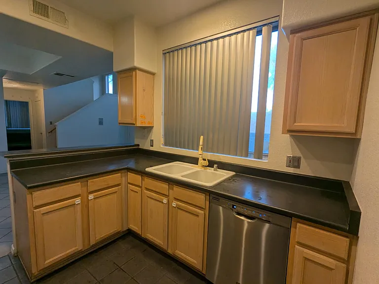 1445 E Broadway Rd #122 — Photo 5