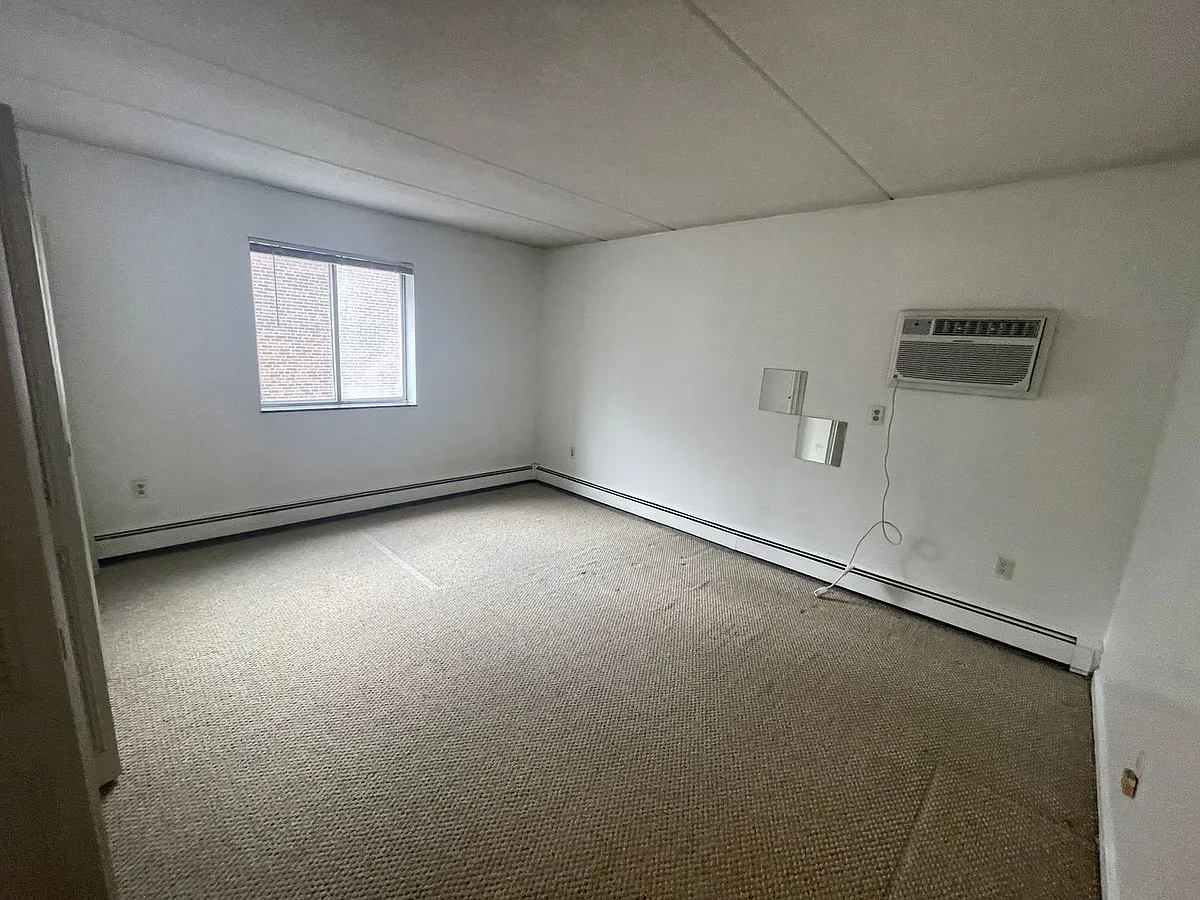 Building Photo - 84 Gardner St #14