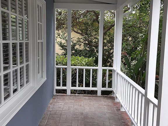 3rd image of 12024 Laurel Ln