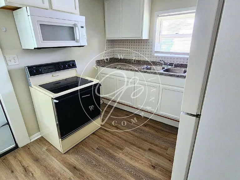 823 Custer Dr — Photo 6
