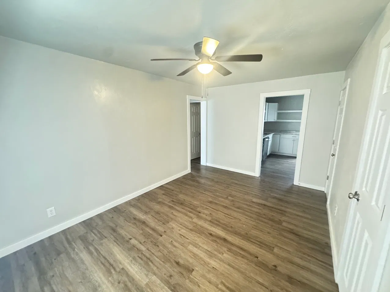 2 bed, 854 sqft, $1,100 — Photo 2