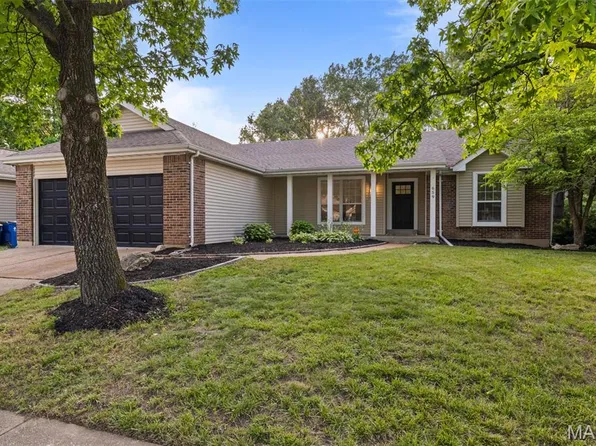 659 Foxtail Dr, Florissant, MO 63034