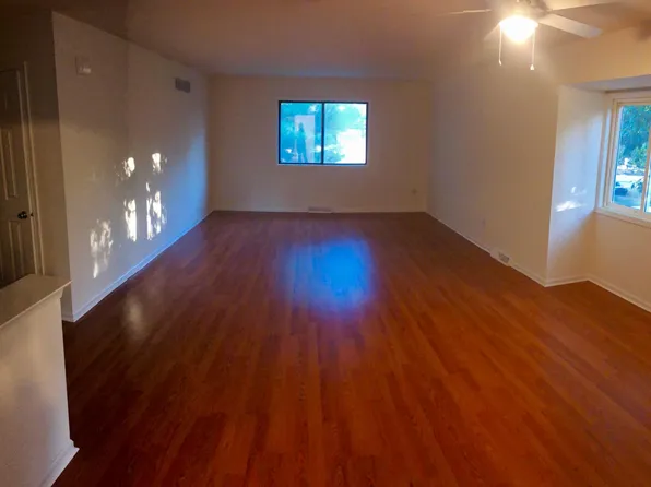 14 Bellaire Dr, Langhorne, PA 19047