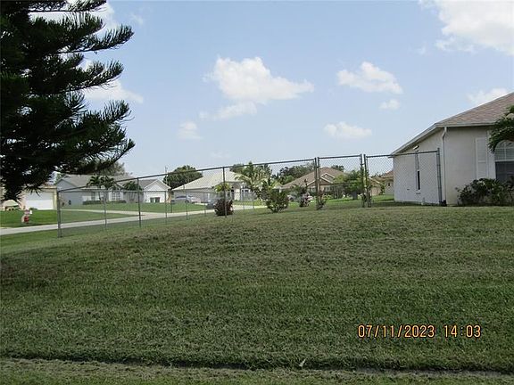 3rd image of 314 SW Log Dr