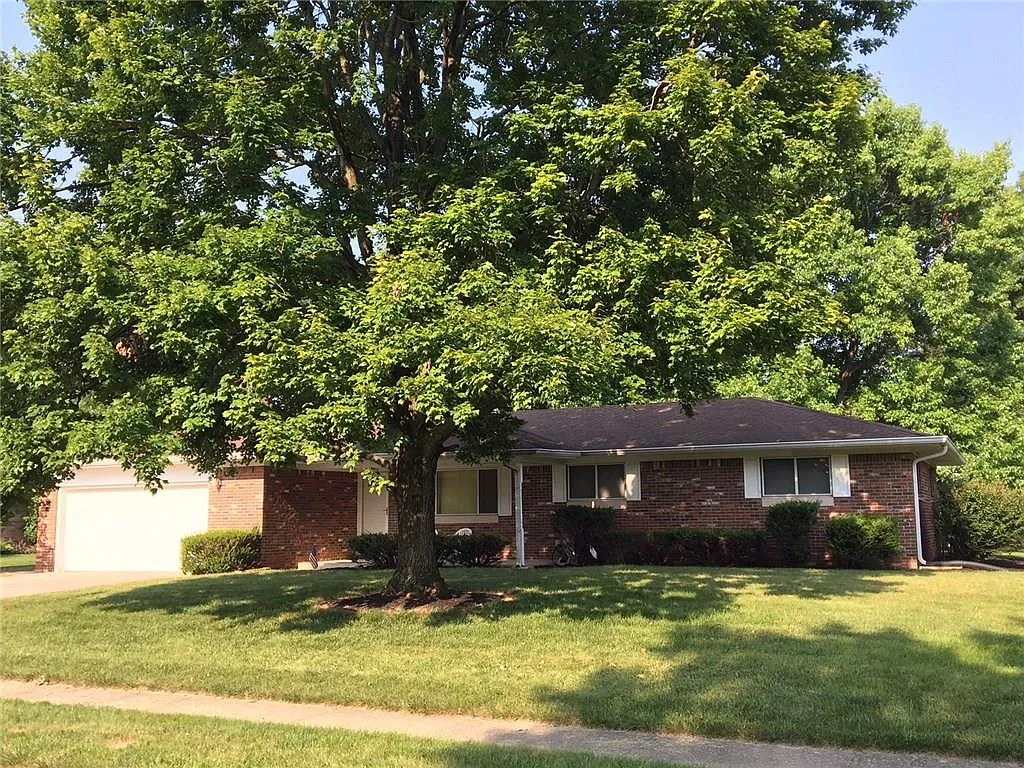 8220 Bishops Ln photo 1